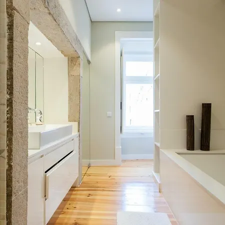 Joivy Deluxe 3br With Workspace By Figueira Sq And Rossio Subway شقة *